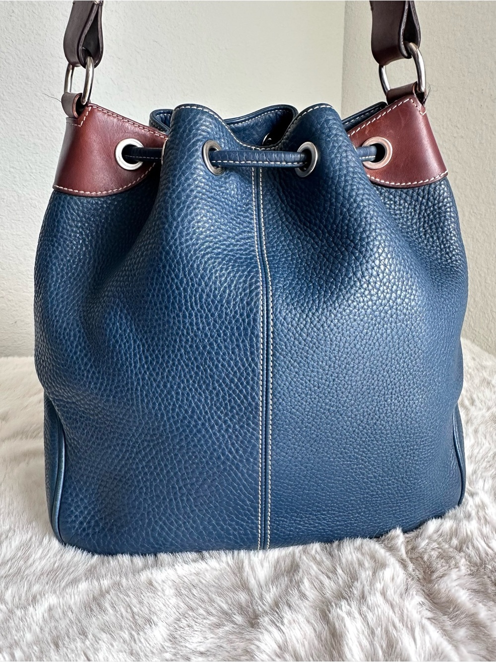 Dooney &‎ Bourke Midnight Blue Drawstring Shoulder Bag Purse Pebbled Leather - Picture 5 of 14